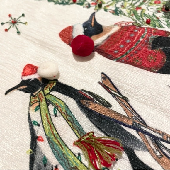 Queenwest Festive Penguin Christmas Tree Skirt - Picture 4 of 16